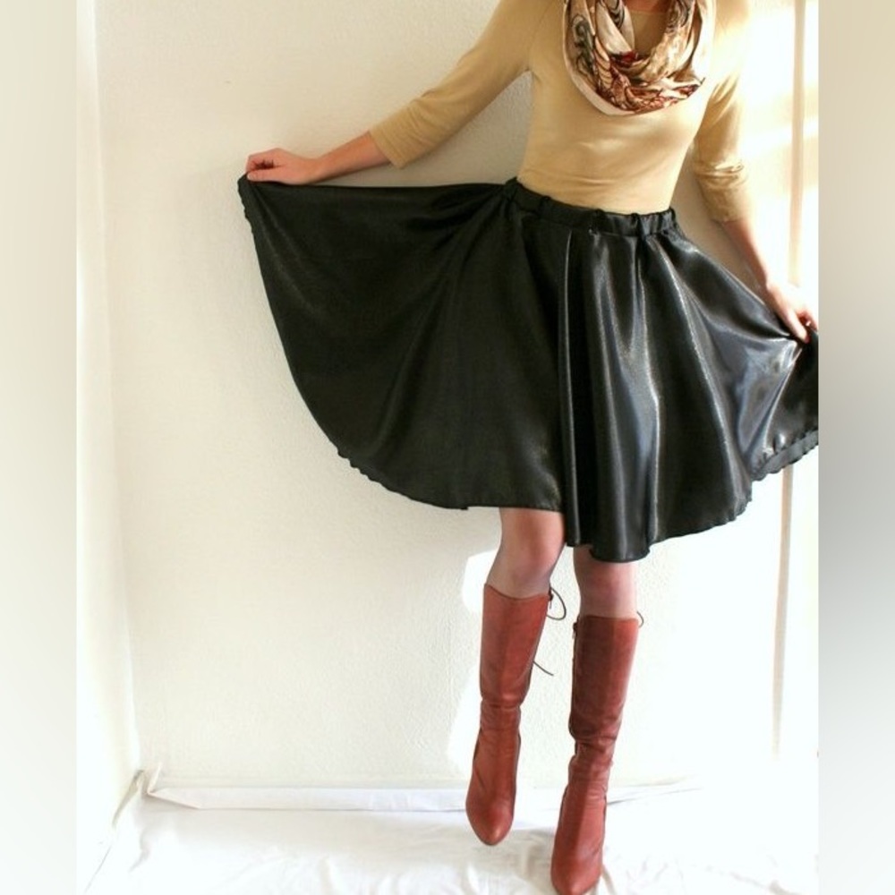 🌸3/$25 🆕 H&M Tonal Black Polka-Dot Print Retro Mod A-Line Circle Skirt, Size 6